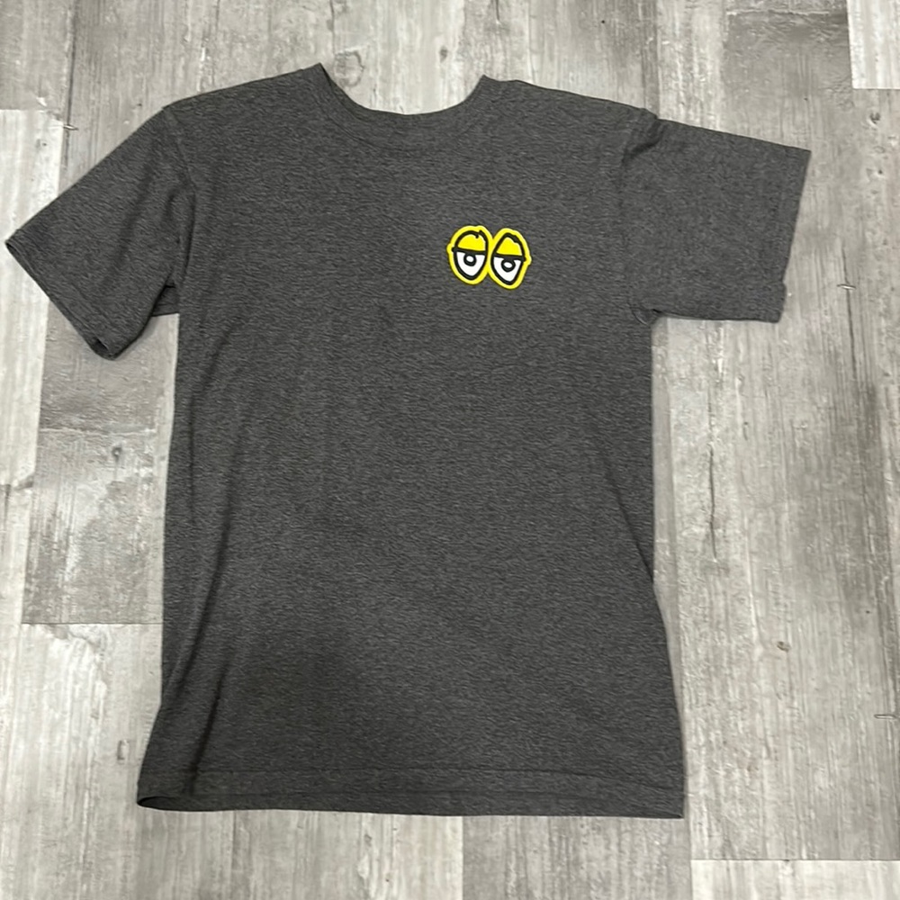 Gray krooked shirt